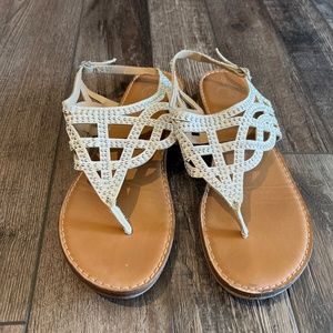 Women’s size 6 sandals